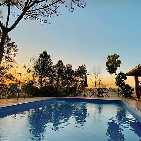 Casa De Campo Araxa Na Montanha Com Piscina Piracaia Luaran gambar